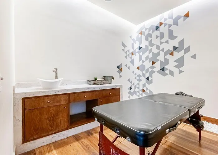 Luxury With Amazing Pool, Gym, Sauna, Wifi