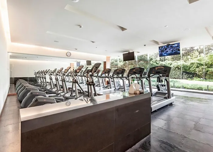 Luxury With Amazing Pool, Gym, Sauna, Wifi Apartment *