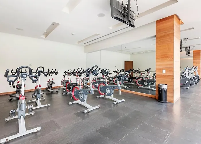 Luxury With Amazing Pool, Gym, Sauna, Wifi *